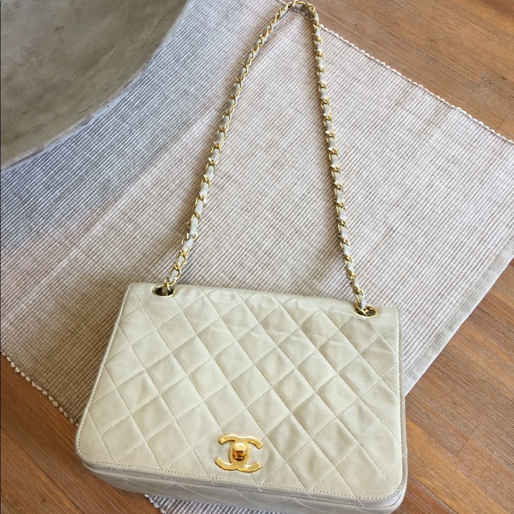 Authentic Chanel Chain Matelasse Bag